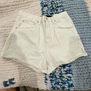 Women's Levi’s silver tab White Denim mom Shorts- Women’s 30
